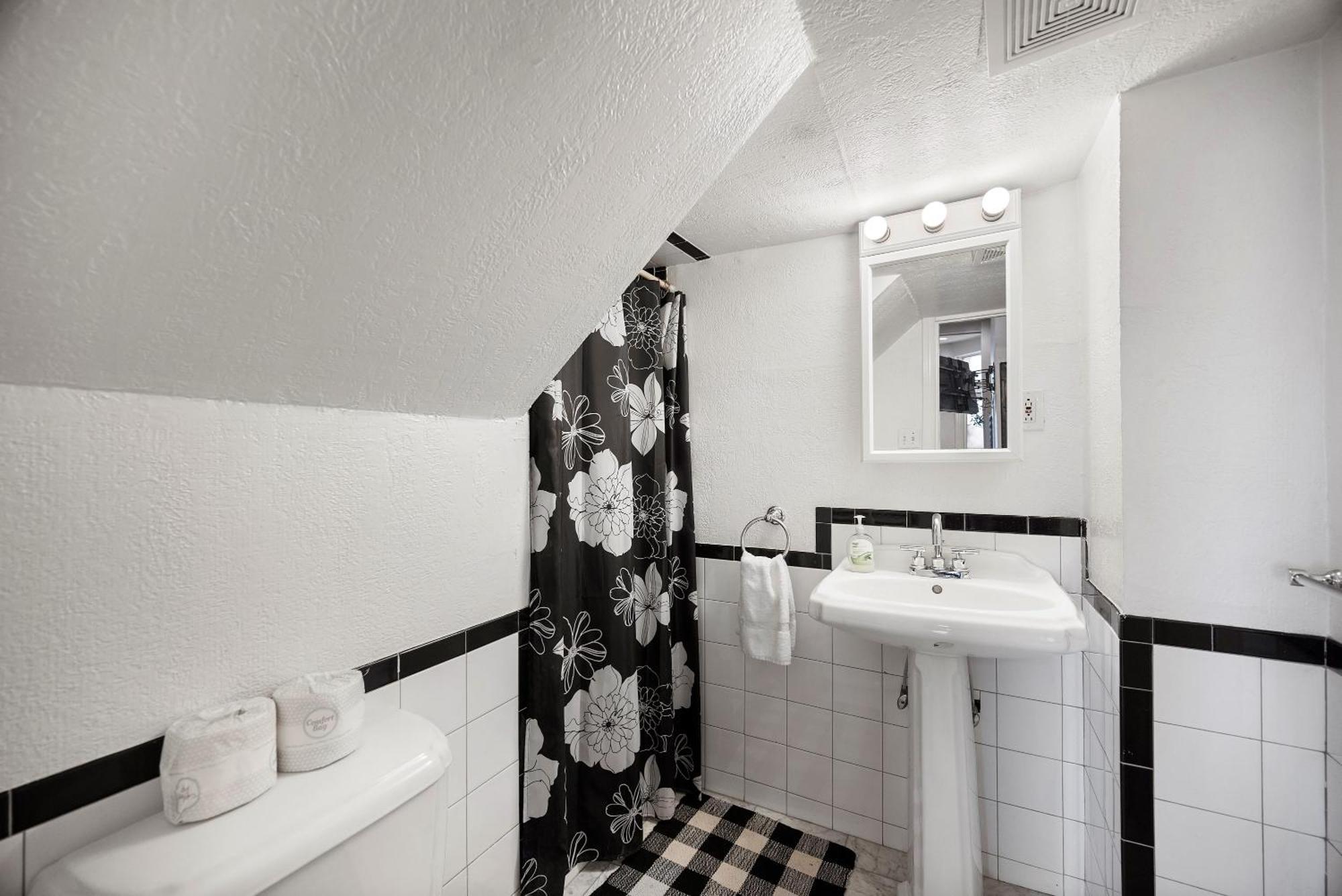 Charming Studio-Panoramic View-Your Pittsburgh Sanctuary Exterior foto