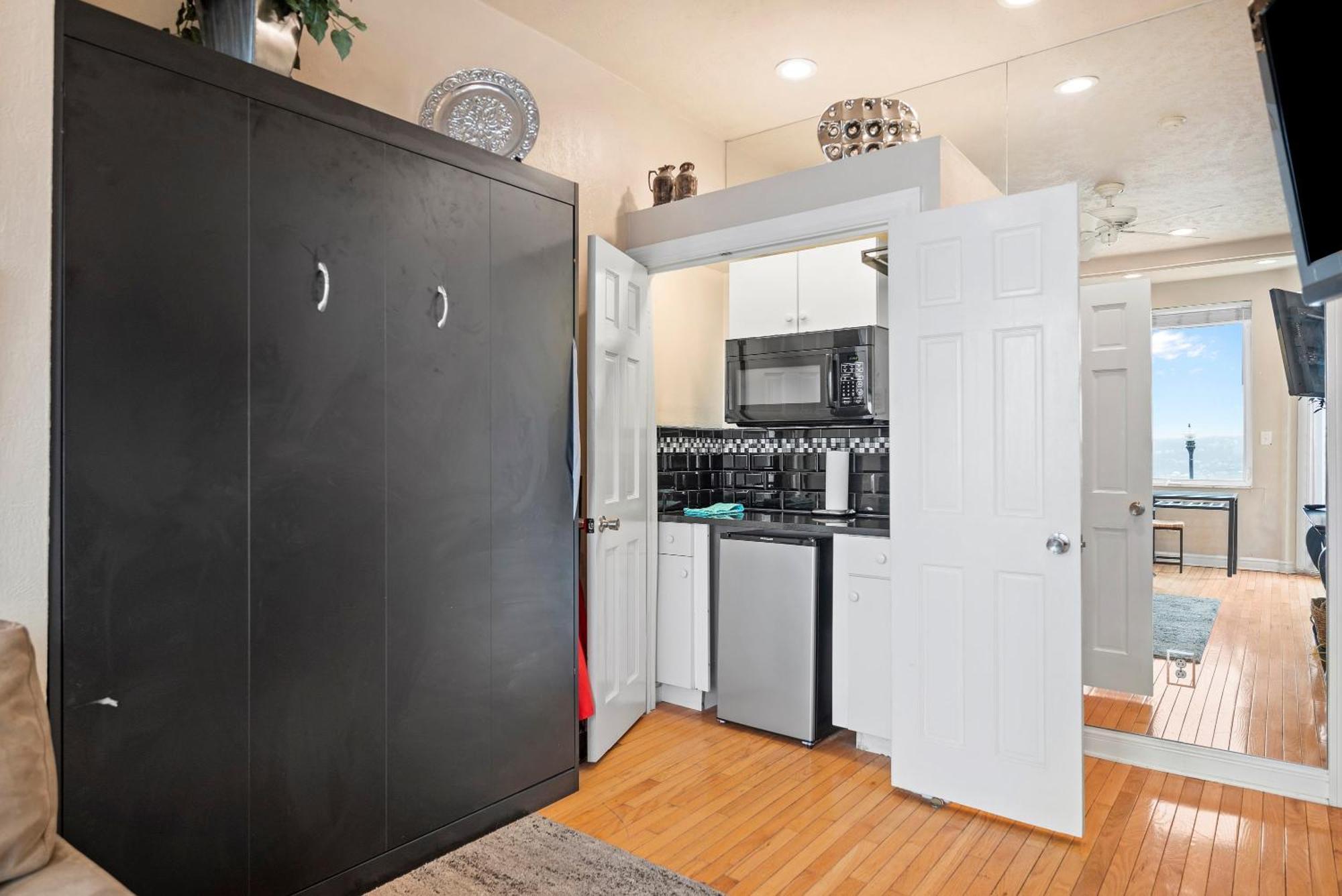 Charming Studio-Panoramic View-Your Pittsburgh Sanctuary Exterior foto