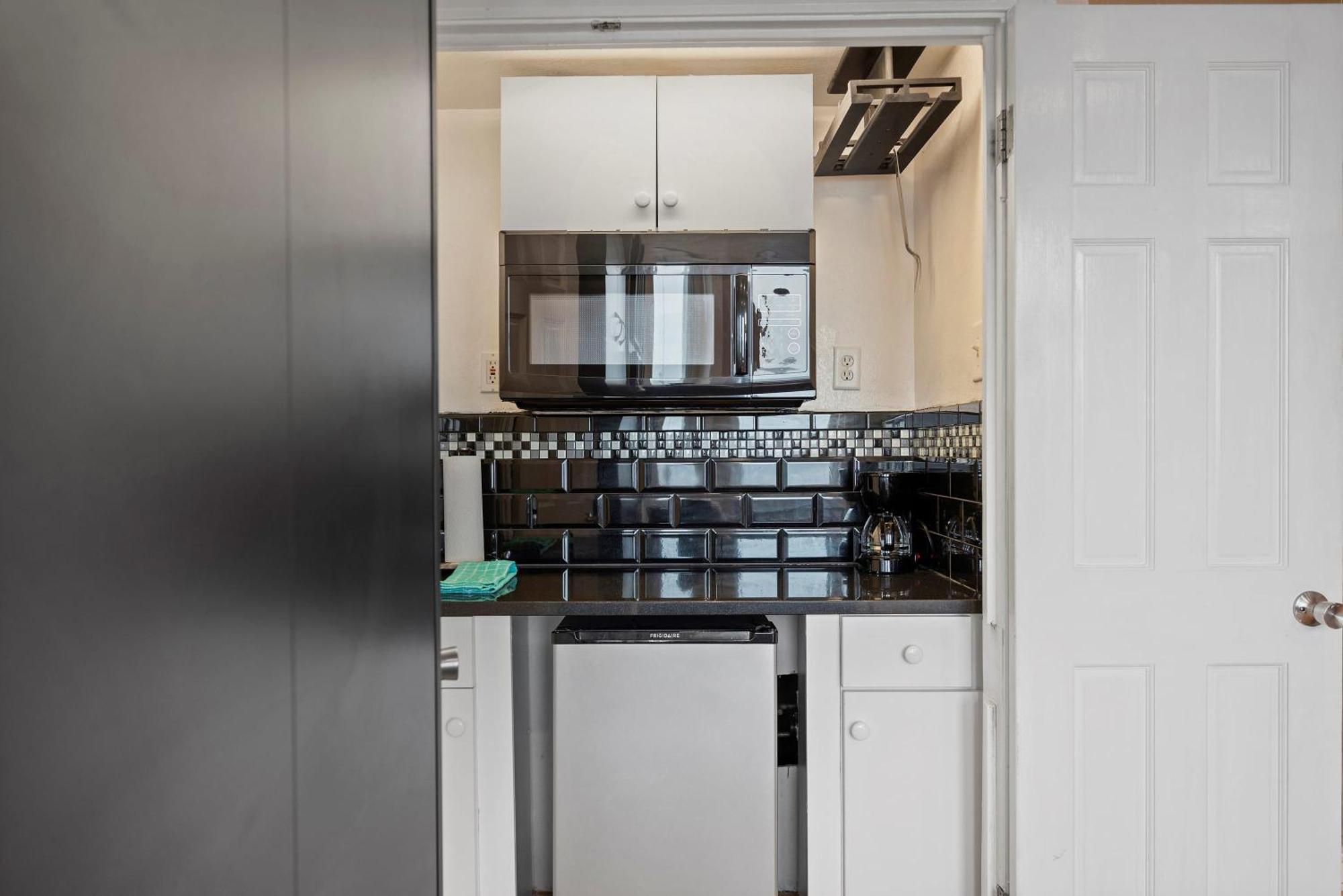 Charming Studio-Panoramic View-Your Pittsburgh Sanctuary Exterior foto