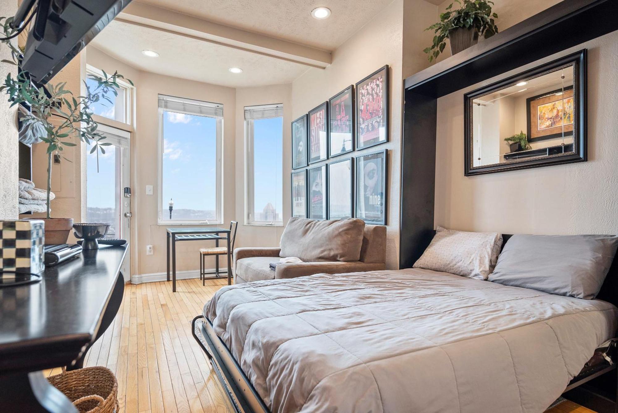 Charming Studio-Panoramic View-Your Pittsburgh Sanctuary Exterior foto