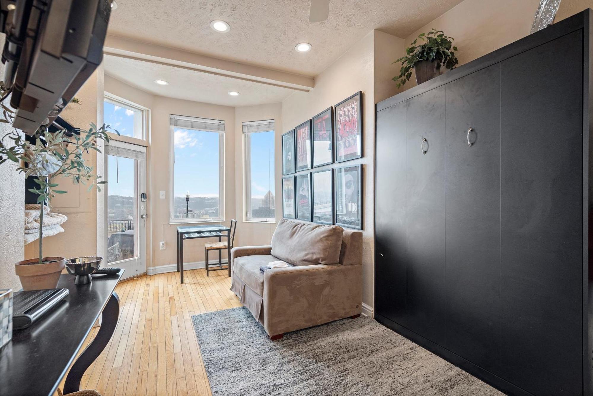 Charming Studio-Panoramic View-Your Pittsburgh Sanctuary Exterior foto